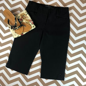 SOHO Black Flat Front Capri Size 8